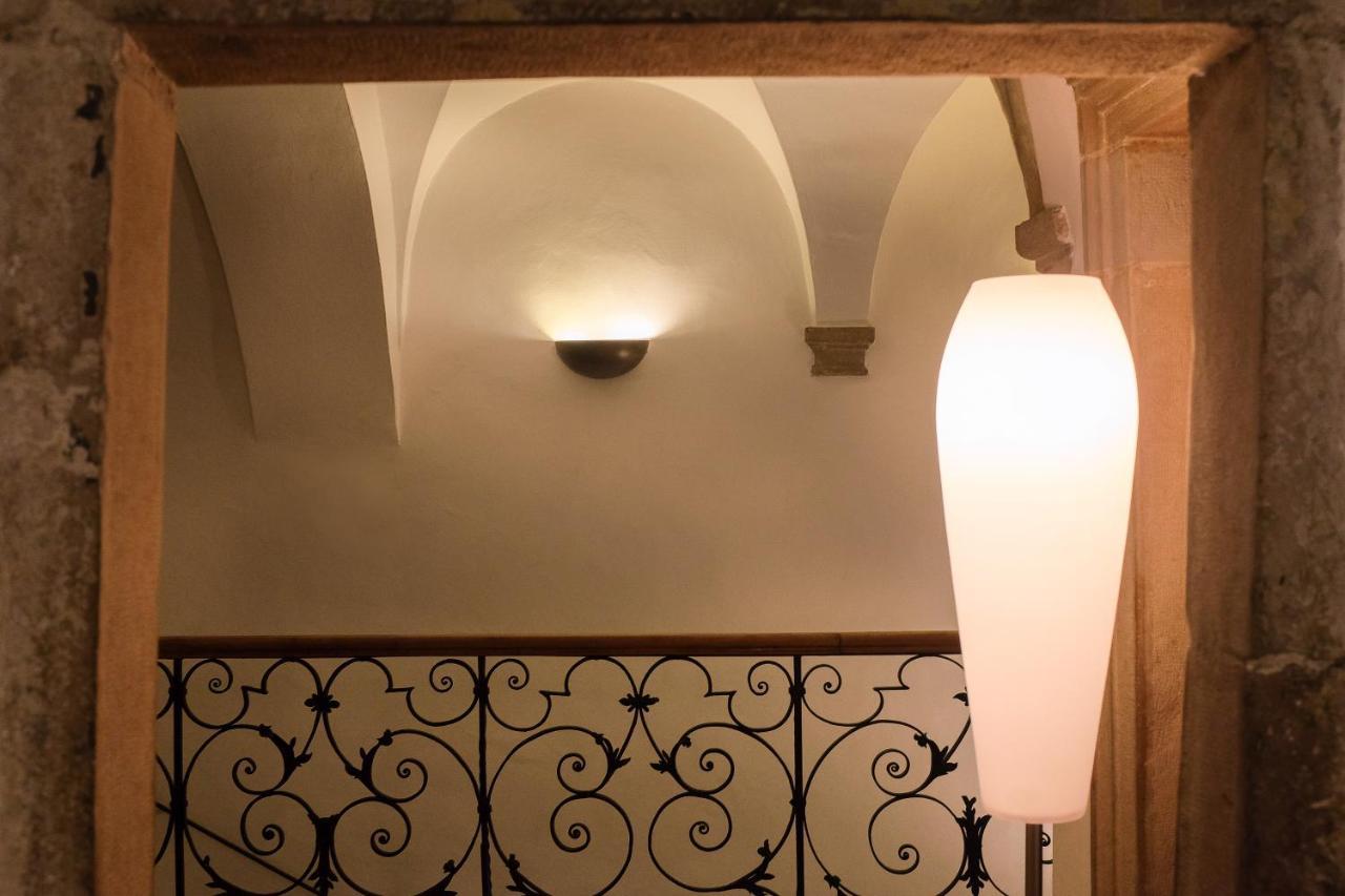 Hotel Weisses Roessl à Caldaro Extérieur photo