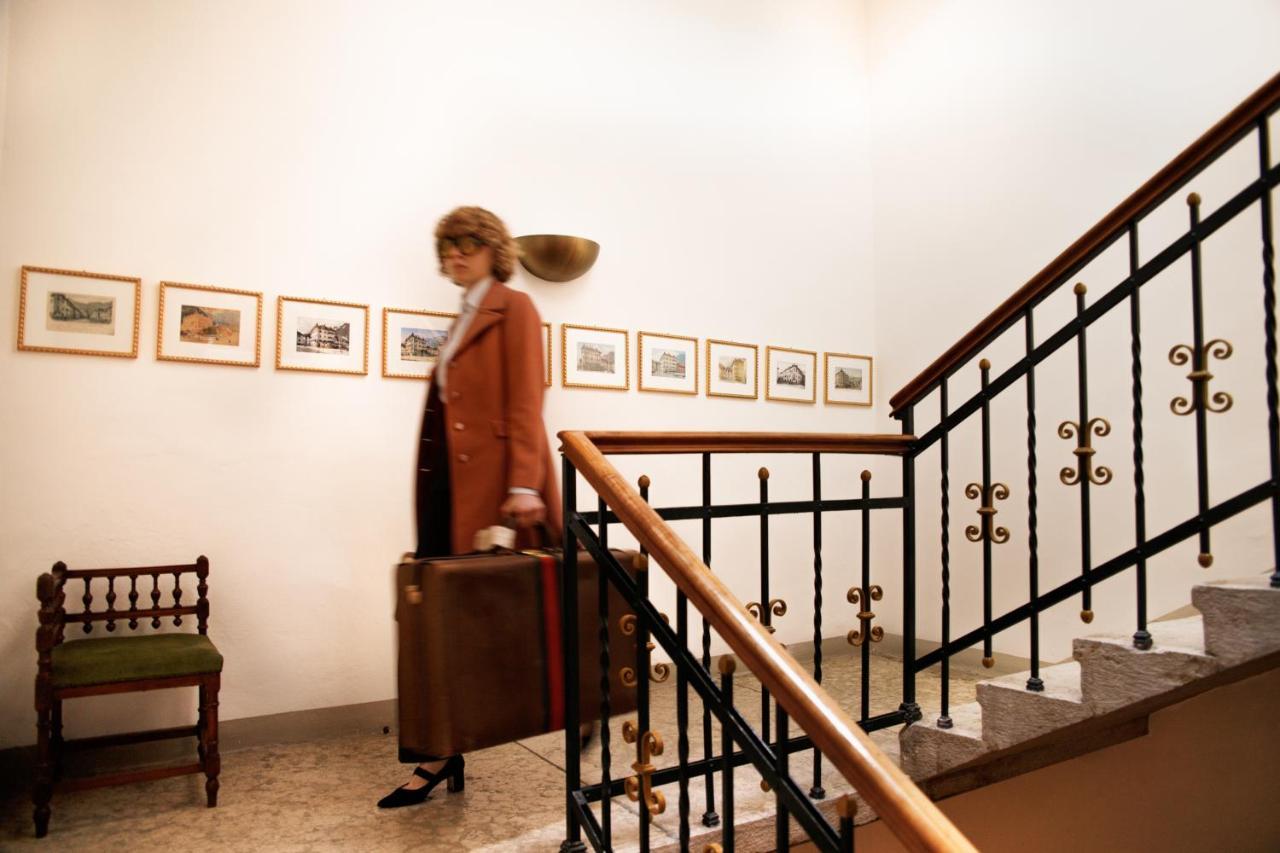 Hotel Weisses Roessl à Caldaro Extérieur photo